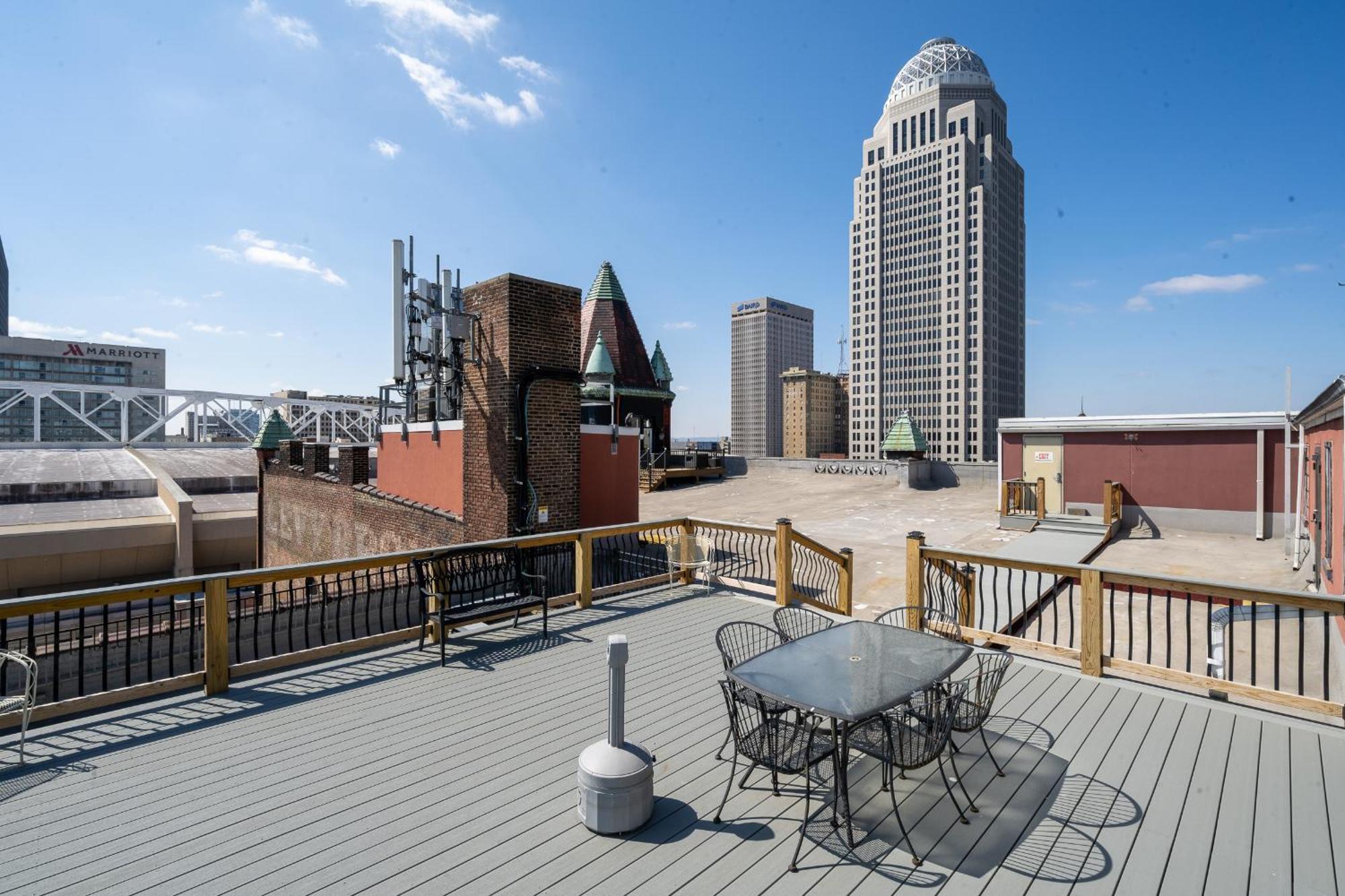 Top Floor Penthouse At The Historic Levy Building Louisville Bagian luar foto